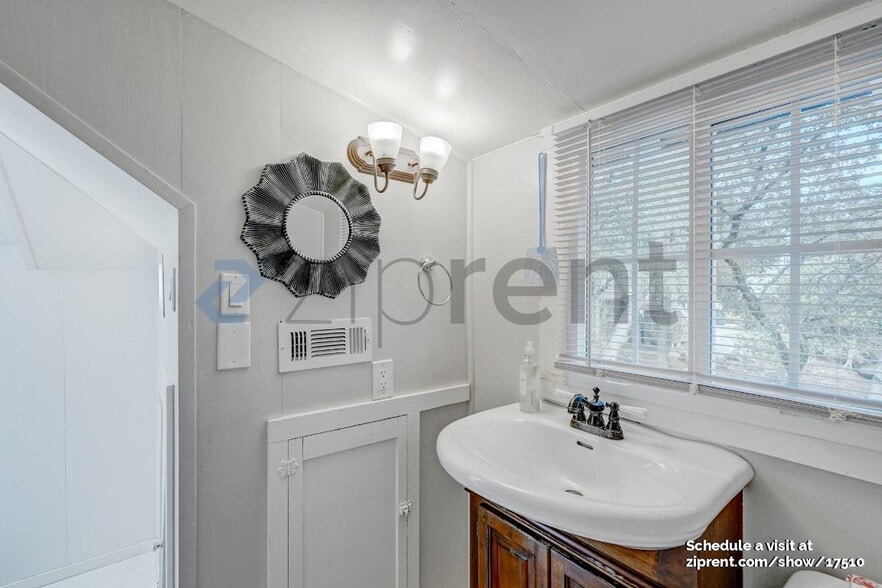 Building Photo - 785 Brush Creek Ln