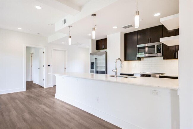 Building Photo - 1603 Enfield Rd