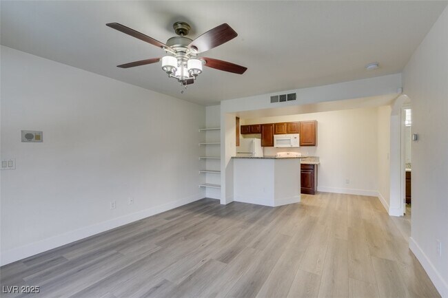 Building Photo - 5166 S Jones Blvd