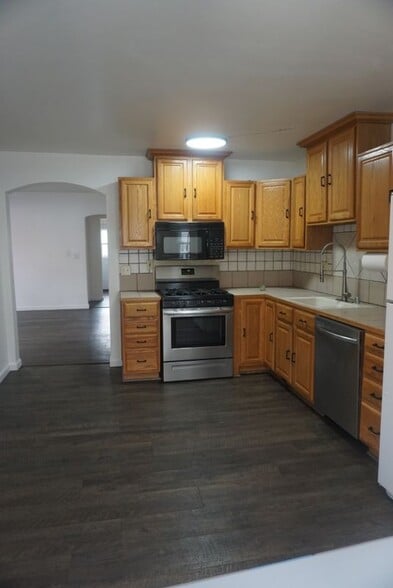 Building Photo - 315 Broadway