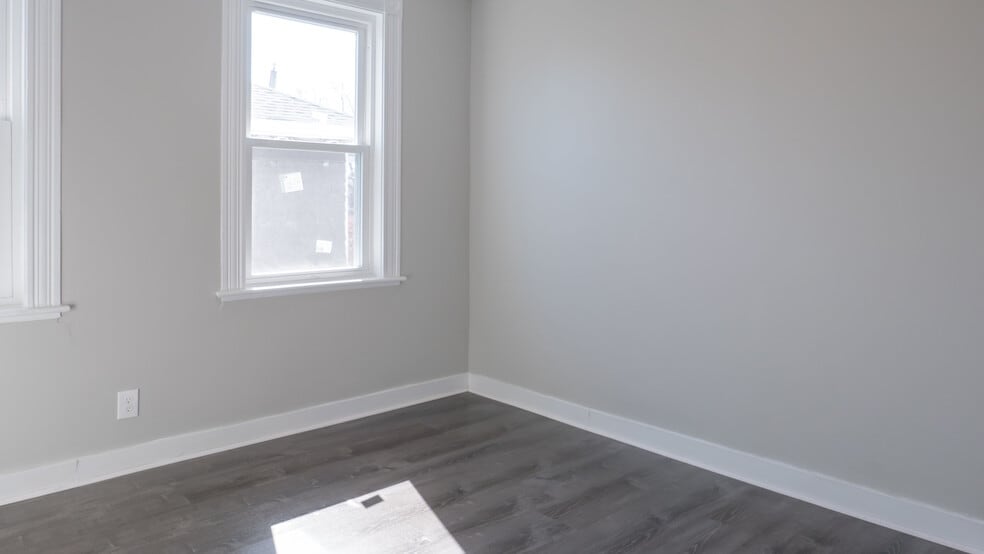 Building Photo - 268 Brown St