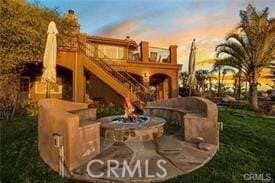 Building Photo - 2440 Los Alisos Dr