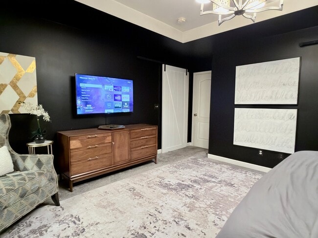 Building Photo - 1044 Hummingbird Ln