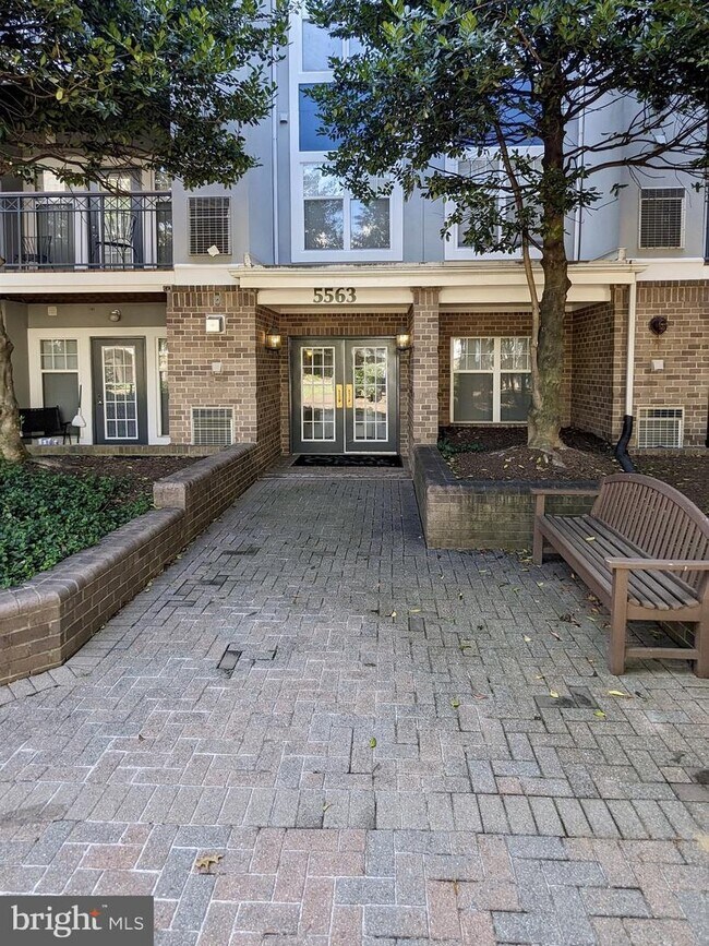 Building Photo - 5563 Seminary Rd