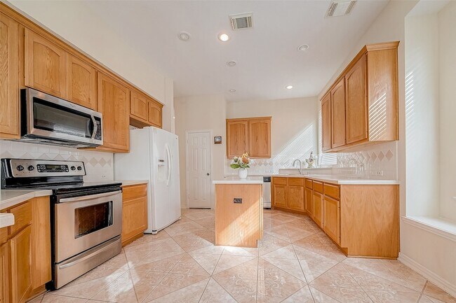 Building Photo - 14314 Jaubert Ct