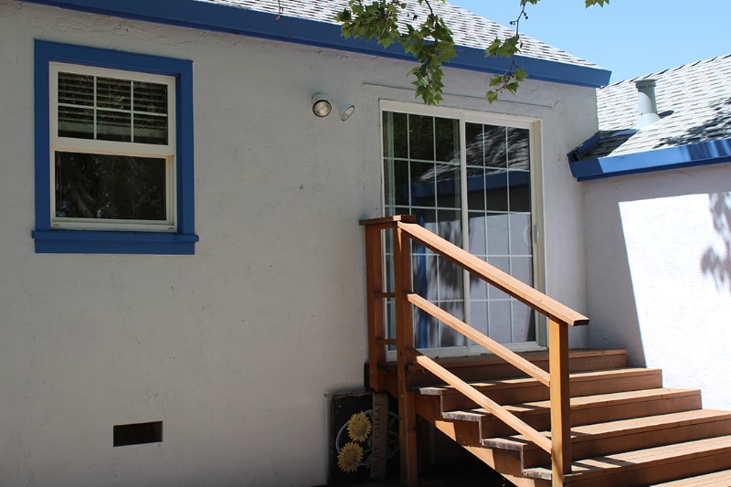 Building Photo - 1010 S Cloverdale Blvd