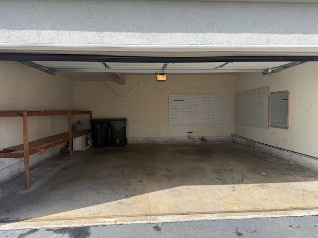 Building Photo - 2330 Coventry Cir