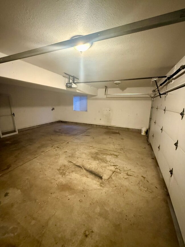 Building Photo - Cheney Home