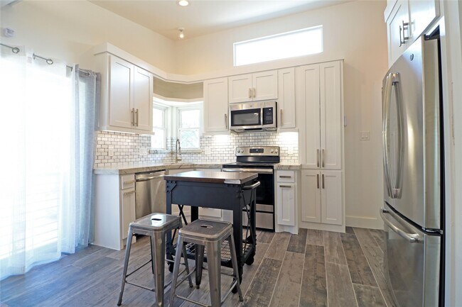 Building Photo - 2310 McDuffie St