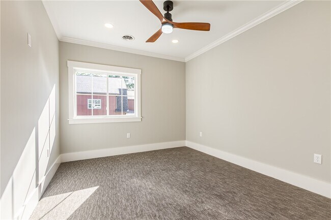 Building Photo - 640 Jefferson Ave