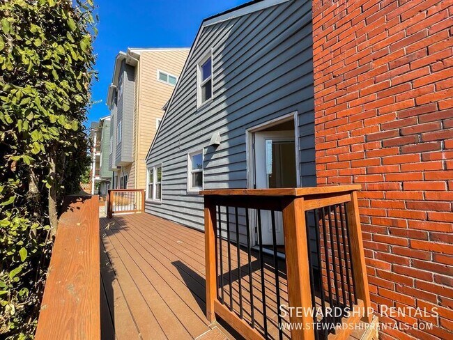 Building Photo - 1790 Mill St