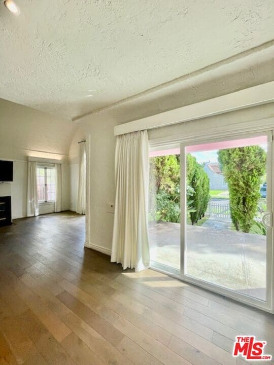 Building Photo - 459 S Holt Ave