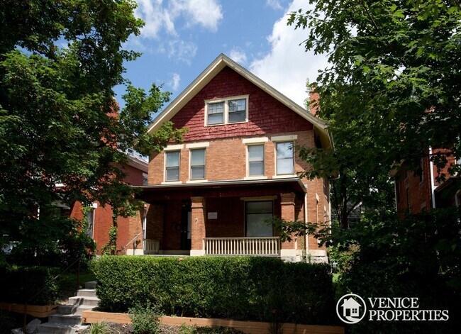 Building Photo - 66 E Northwood Ave