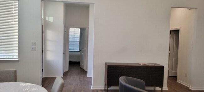 Building Photo - 204 Cider Gum Pl