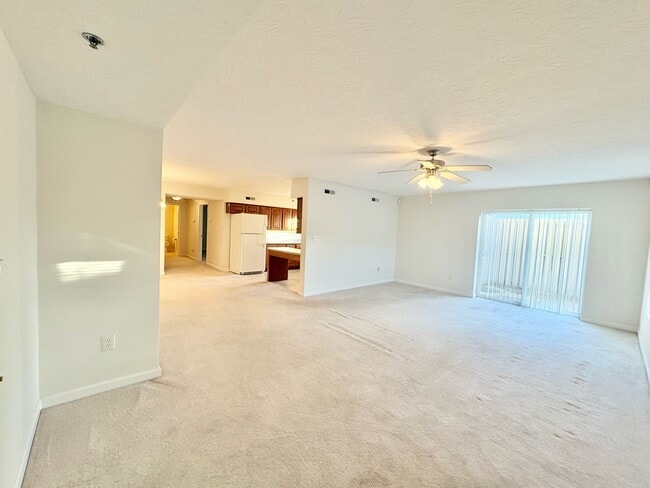 Building Photo - 19 Rose Garden Ln