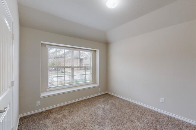 Building Photo - 2917 Colorado Dr
