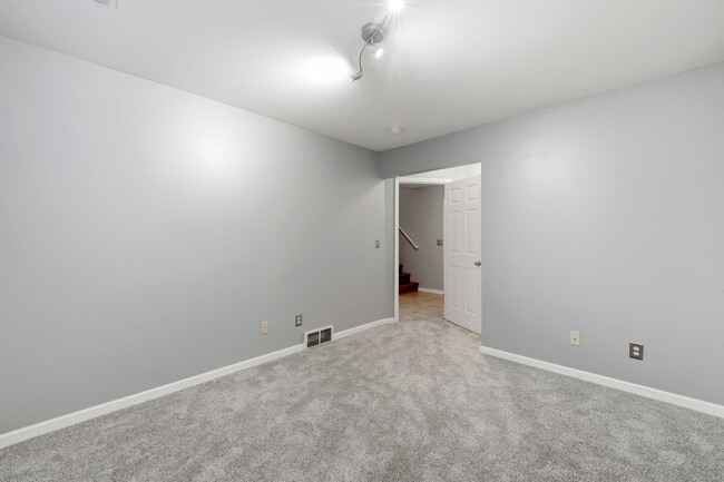 Building Photo - 1499 Stonefield Dr