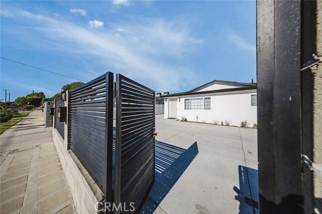 Building Photo - 10501 Cantara St