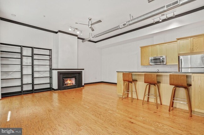Building Photo - 2380 Champlain St NW