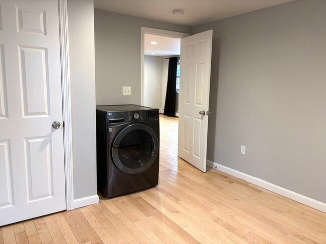 Building Photo - 154 Park Ave