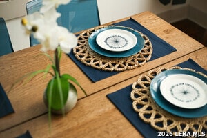 Building Photo - 325 Montana St