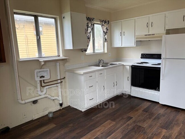 Building Photo - 1114 Allen Dr