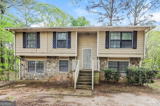 Building Photo - 8752 Thomas Rd