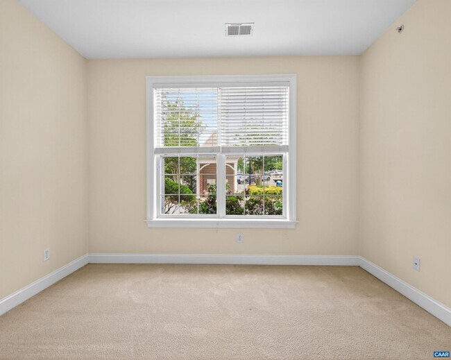 Building Photo - 949 Glenwood Station Ln