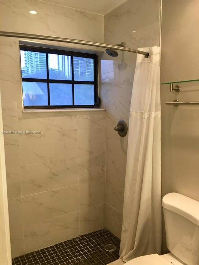 Building Photo - 1990 Brickell Ave