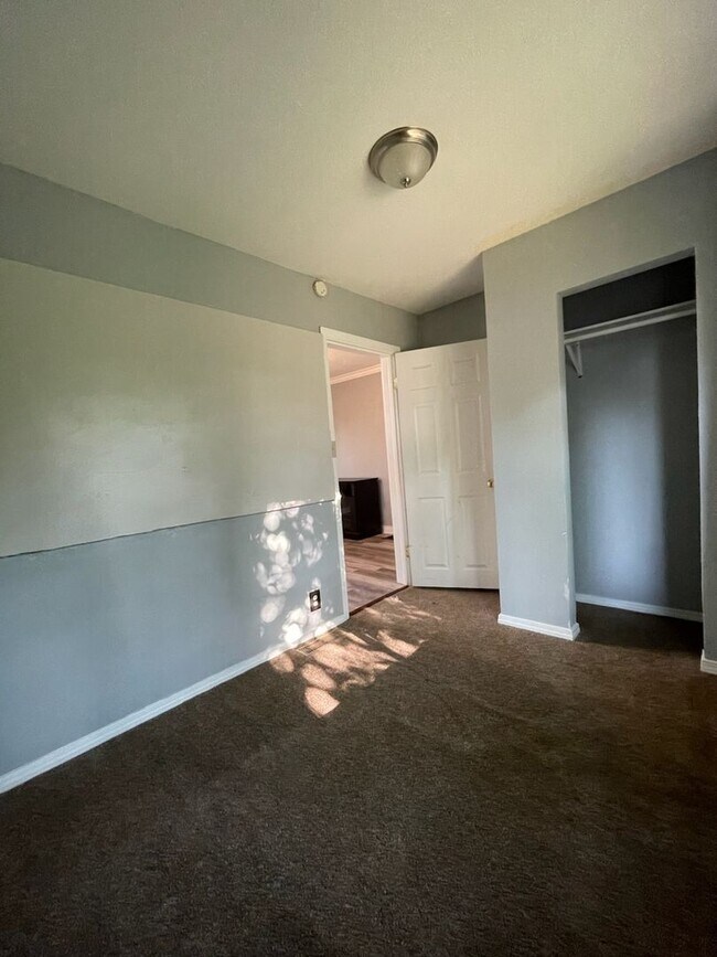 Building Photo - Stunning 3 Bed, 1 Bath Home on South Hill!