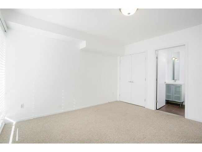 Building Photo - 441 24th St
