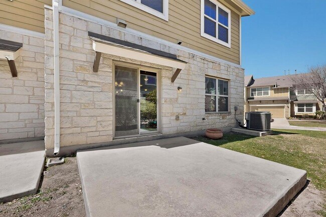 Building Photo - 1620 Bryant Dr