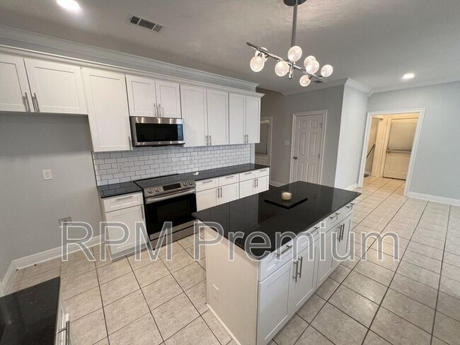 Building Photo - 7850 Greenwell St