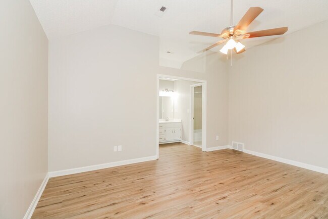 Building Photo - 7254 Schilling Cove W