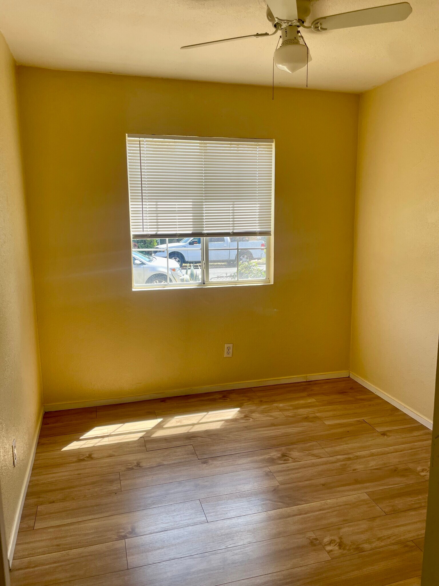 2nd Bedroom - 1053 W 51st Pl