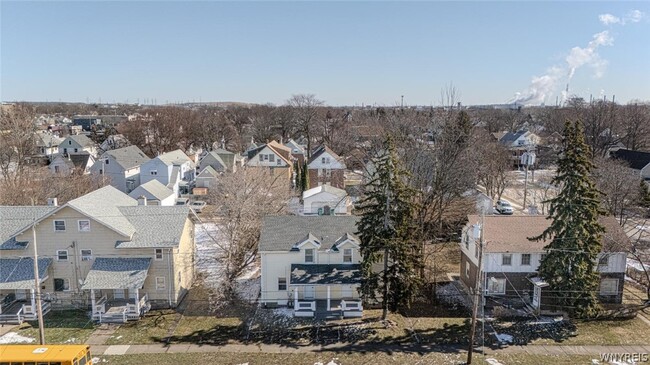 Building Photo - 609 24th St