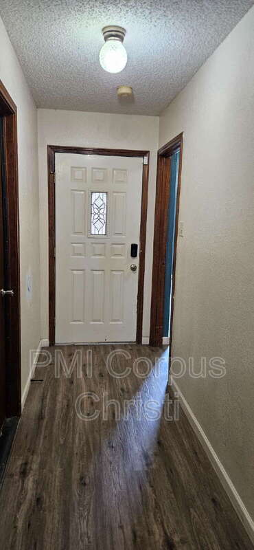 Building Photo - 6106 Angus Dr