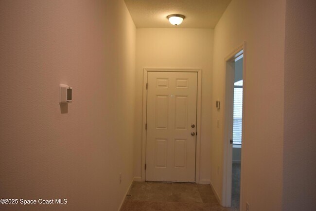 Building Photo - 620 Remington Green Dr SE