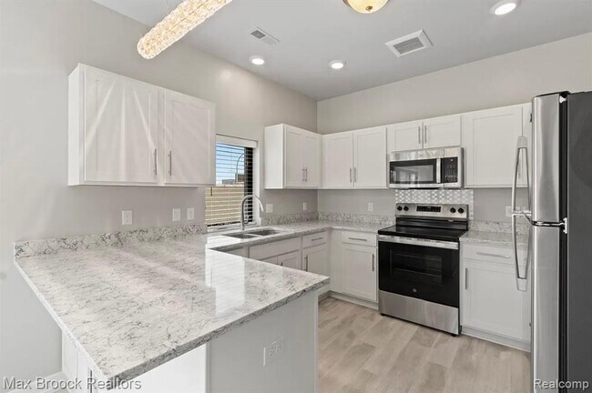 Building Photo - 105 Laurel Ct