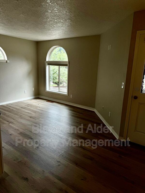 Building Photo - 1331 Westbrook Dr NW