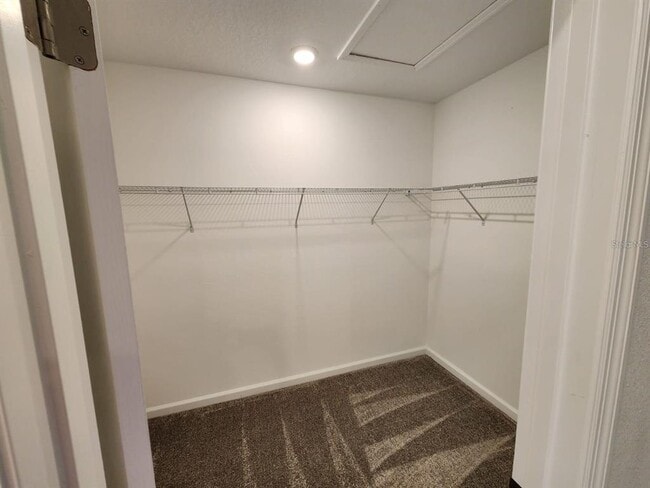 Building Photo - 2713 Runners Cir