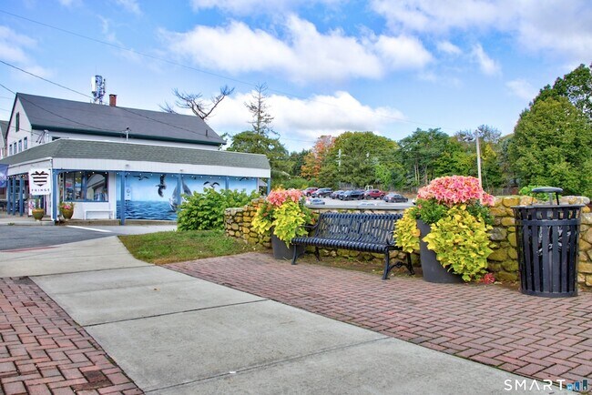 Building Photo - 6 Stevens Rd