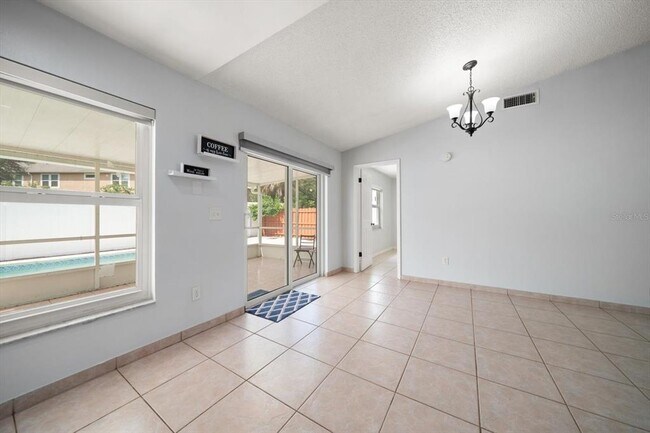 Building Photo - 5726 Ridgestone Dr