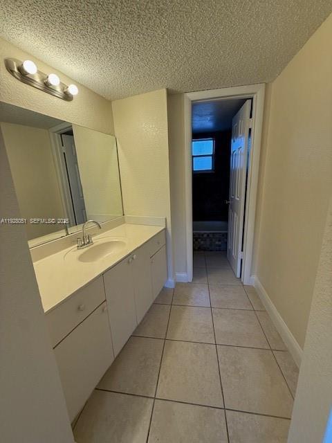 Building Photo - 4235 N University Dr