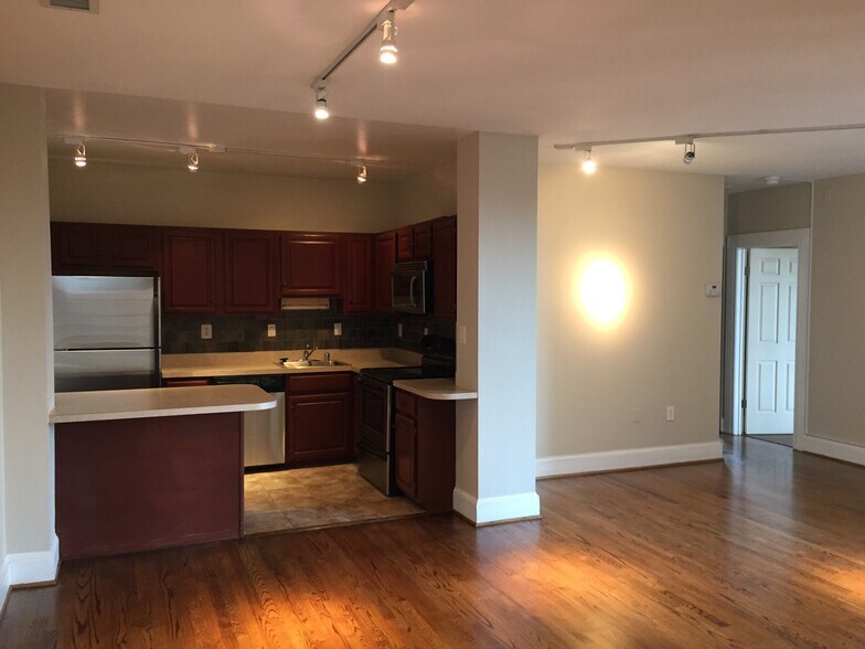 Building Photo - 1325 13th St NW