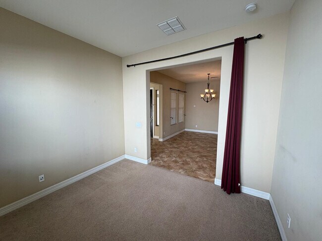 Building Photo - 15234 W Voltaire St