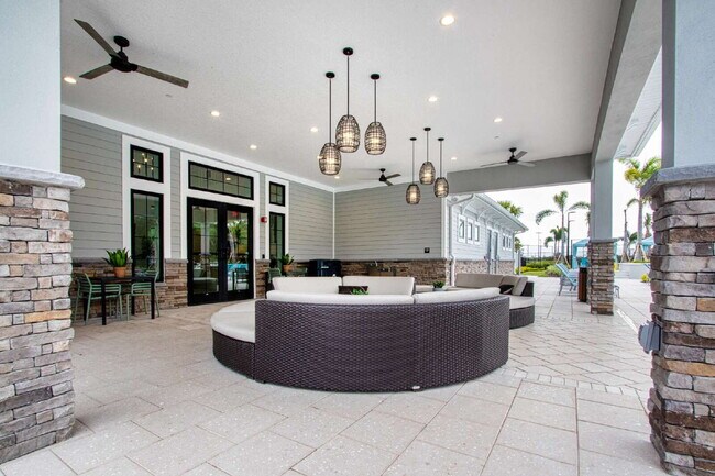 Building Photo - Lakeside Luxury in Parrish - 5 Bedroom BRA...