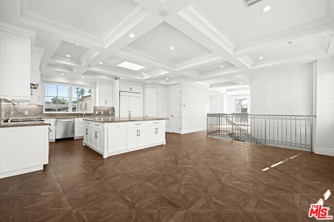 Building Photo - 816 S Catalina Ave