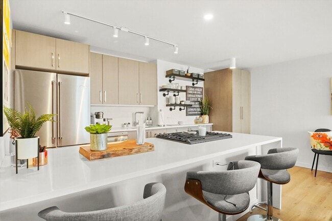 Building Photo - 3430 N Lake Shore Dr