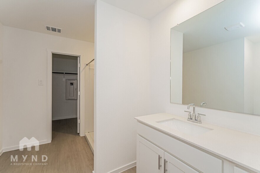 Building Photo - 10100 Dalgreen Cir